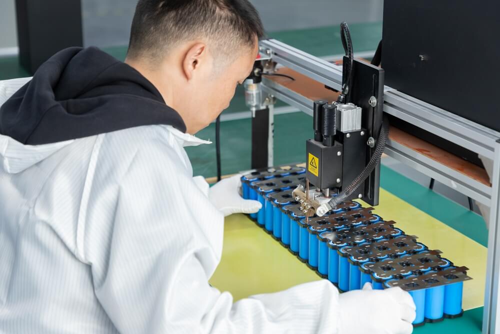 producing testing lithium batteries